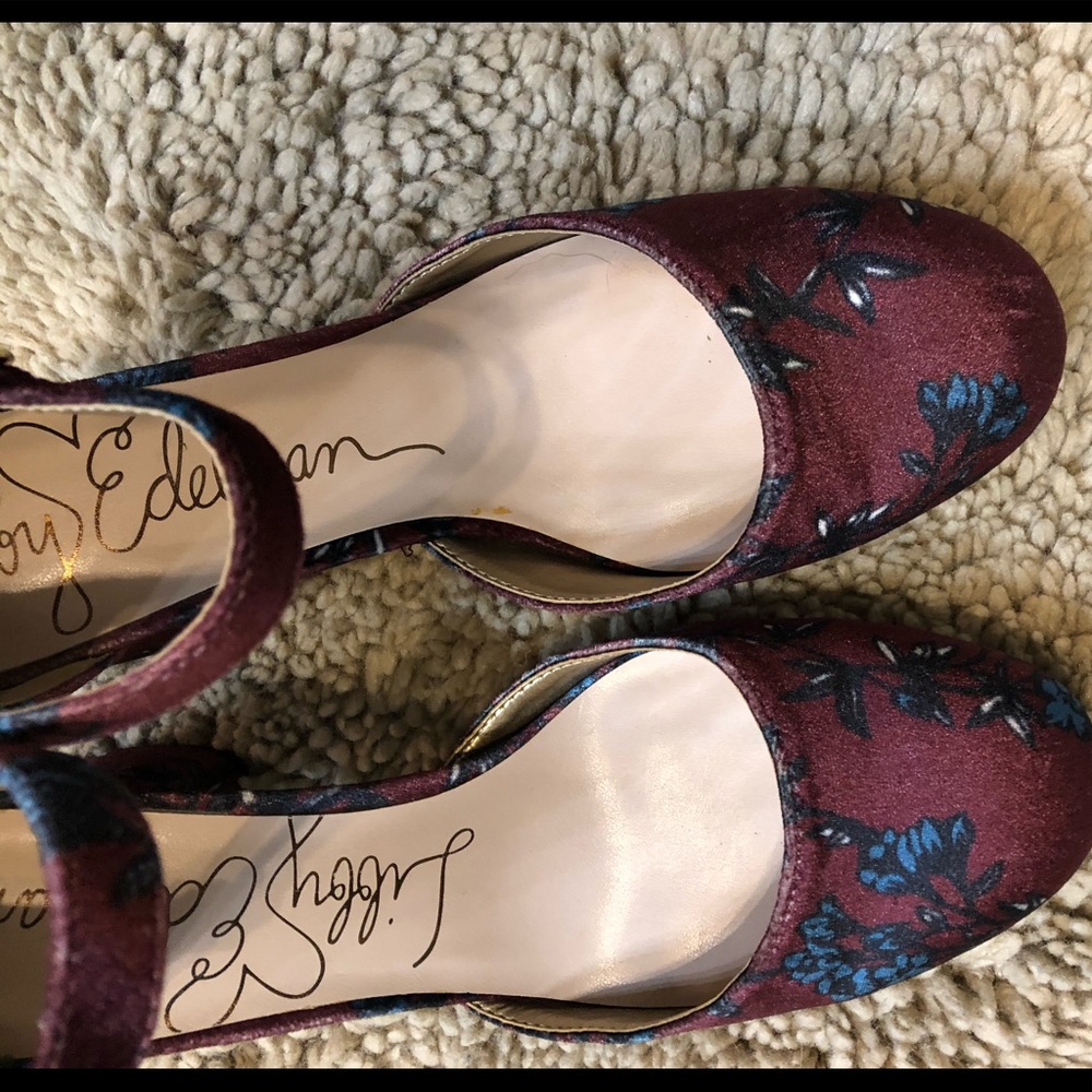 Libby Edelman ankle strap floral velvet Sz. 8.